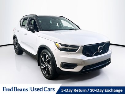 Used 2022 Volvo XC40 T5 R-Design w/ Advanced Package