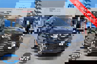 New 2025 Chrysler Pacifica Select
