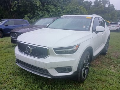 Certified 2022 Volvo XC40 T5 Momentum
