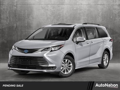 New 2025 Toyota Sienna LE