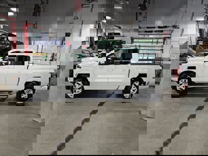 Used 2022 Nissan Frontier SV w/ Technology Package