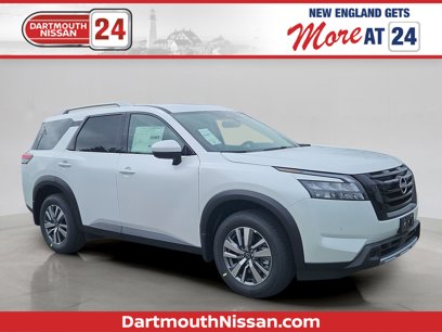 New 2025 Nissan Pathfinder SL w/ Black Appearance Package