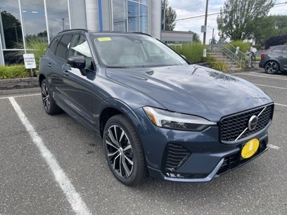 New 2025 Volvo XC60 B5 Plus w/ Protection Package Premier