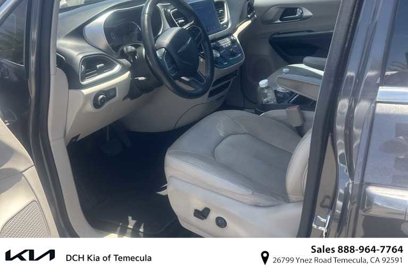 Used 2019 Chrysler Pacifica Touring-L w/ Premium Audio Group