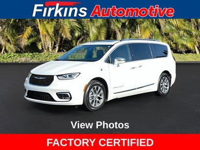 Used 2024 Chrysler Pacifica Pinnacle