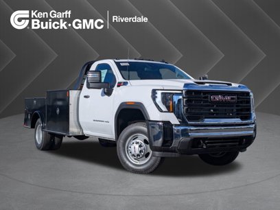 New 2025 GMC Sierra 3500 Pro w/ Convenience Package