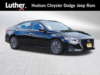 Used 2023 Nissan Altima 2.5 SV
