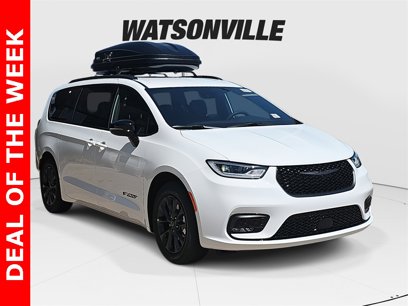 New 2025 Chrysler Pacifica Select w/ Fav Edition Package
