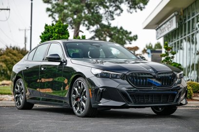 New 2026 BMW 550e xDrive w/ Executive Package