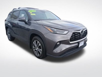 Used 2022 Toyota Highlander XLE