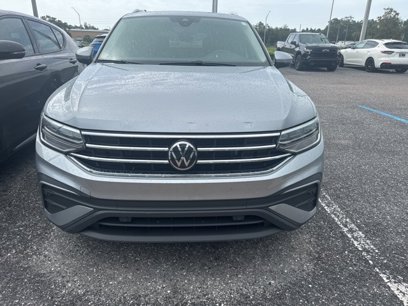 Used 2022 Volkswagen Tiguan SE w/ Panoramic Sunroof Package