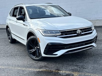 New 2024 Volkswagen Tiguan SE R-Line