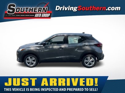 New 2025 Nissan Kicks Play S
