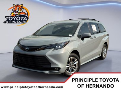 Used 2023 Toyota Sienna XLE Woodland Edition