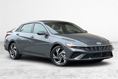 New 2025 Hyundai Elantra SEL