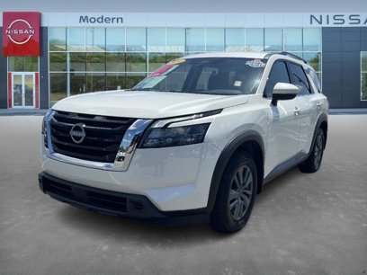 Used 2024 Nissan Pathfinder SV