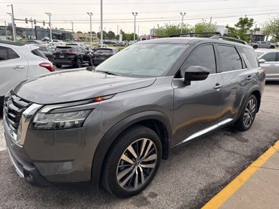 Used 2022 Nissan Pathfinder Platinum w/ Lighting Package (N92)