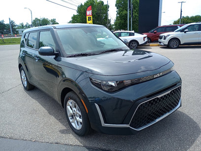 New 2025 Kia Soul LX