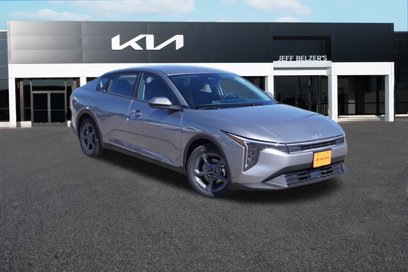 New 2025 Kia K4 LXS