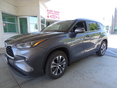 Used 2024 Toyota Highlander AWD