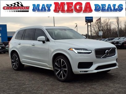 Used 2022 Volvo XC90 T6 Momentum w/ Advanced Package