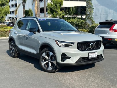 Certified 2024 Volvo XC40 B5 Core w/ Protection Package Premier