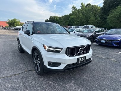 Used 2019 Volvo XC40 T5 R-Design