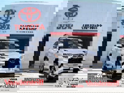 Used 2023 Toyota Highlander Platinum