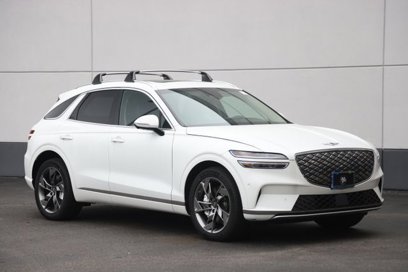 New 2024 Genesis Electrified GV70 w/ Prestige Package