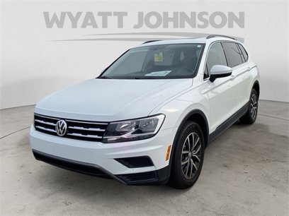 Used 2019 Volkswagen Tiguan SE w/ Panoramic Sunroof Package