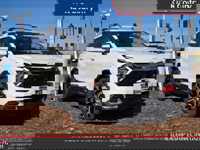 New 2025 Kia Sportage EX
