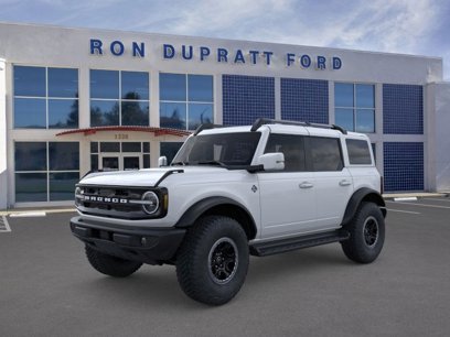 New 2025 Ford Bronco Outer Banks w/ Sasquatch Package