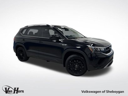 Used 2022 Volkswagen Taos SE w/ Panoramic Sunroof Package