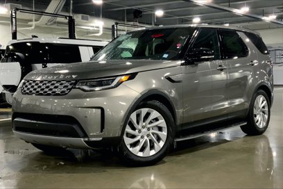 New 2025 Land Rover Discovery S
