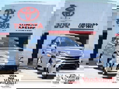 New 2025 Toyota Camry LE