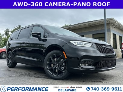 New 2025 Chrysler Pacifica Limited