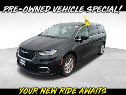 Used 2023 Chrysler Pacifica Touring-L