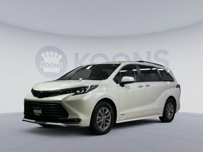 Used 2021 Toyota Sienna XLE w/ XLE Plus Package