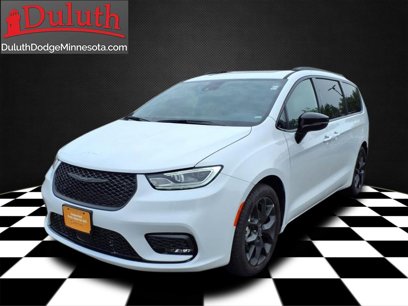 Certified 2025 Chrysler Pacifica Limited