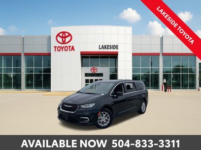Used 2024 Chrysler Pacifica Touring-L