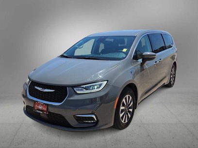 Used 2023 Chrysler Pacifica Touring-L