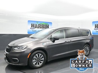 Used 2023 Chrysler Pacifica Touring-L