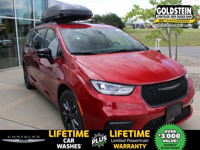 New 2025 Chrysler Pacifica Select w/ Fav Edition Package