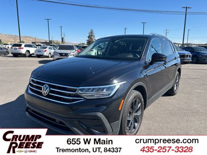 Used 2023 Volkswagen Tiguan SE w/ Panoramic Sunroof Package