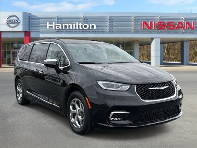 Used 2023 Chrysler Pacifica Limited