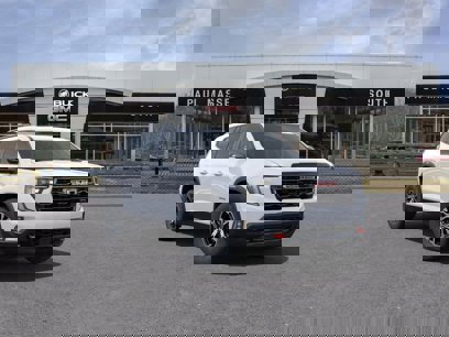 New 2025 GMC Acadia AT4 w/ Luxury Package