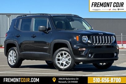 New 2023 Jeep Renegade Latitude w/ Premium Group