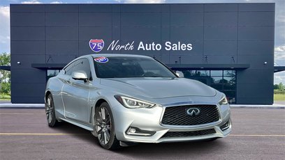Used 2017 INFINITI Q60 Red Sport 400