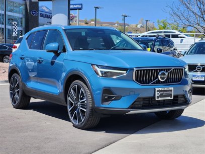New 2025 Volvo XC40 B5 Ultra w/ Climate Package