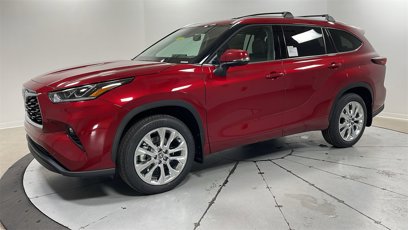 New 2025 Toyota Highlander Limited